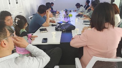 青島恩澤化工召開(kāi)抖音暨銷(xiāo)售培訓(xùn)會(huì)議